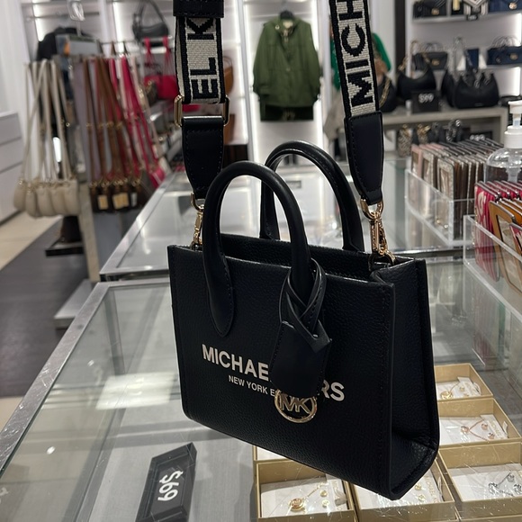 MICHAEL KORS
Mirella Extra-Small XS Shopper XBody Crossbody Bag
NWT - Picture 12 of 16